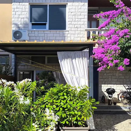 Apartment M&r Studio, And Town! Pula